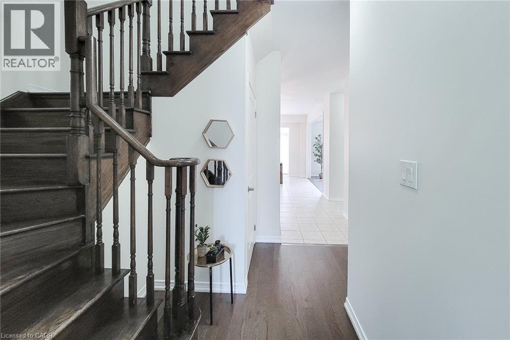 Single Family at 11 ESTHER Crescent, Thorold, Ontario - Photo 9 - RE/MAX Garden City Realty