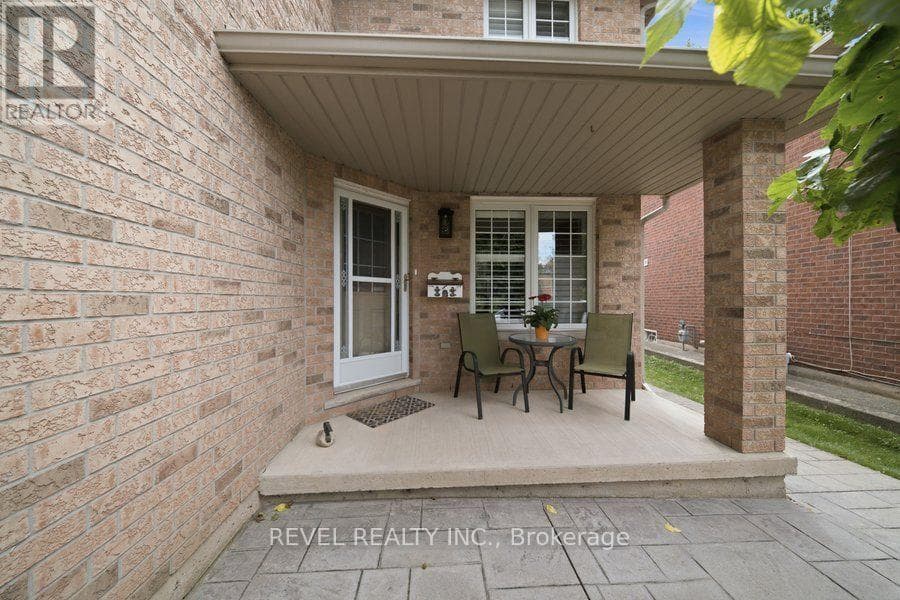 Single Family at 28 Lake Street, Grimsby (Grimsby Beach), Ontario - Photo 9 - RE/MAX Garden City Realty