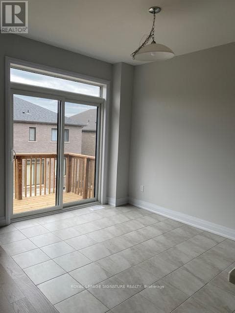 Single Family at 24 Periwinkle Road, Springwater (Midhurst), Ontario - Photo 10 - RE/MAX Garden City Realty