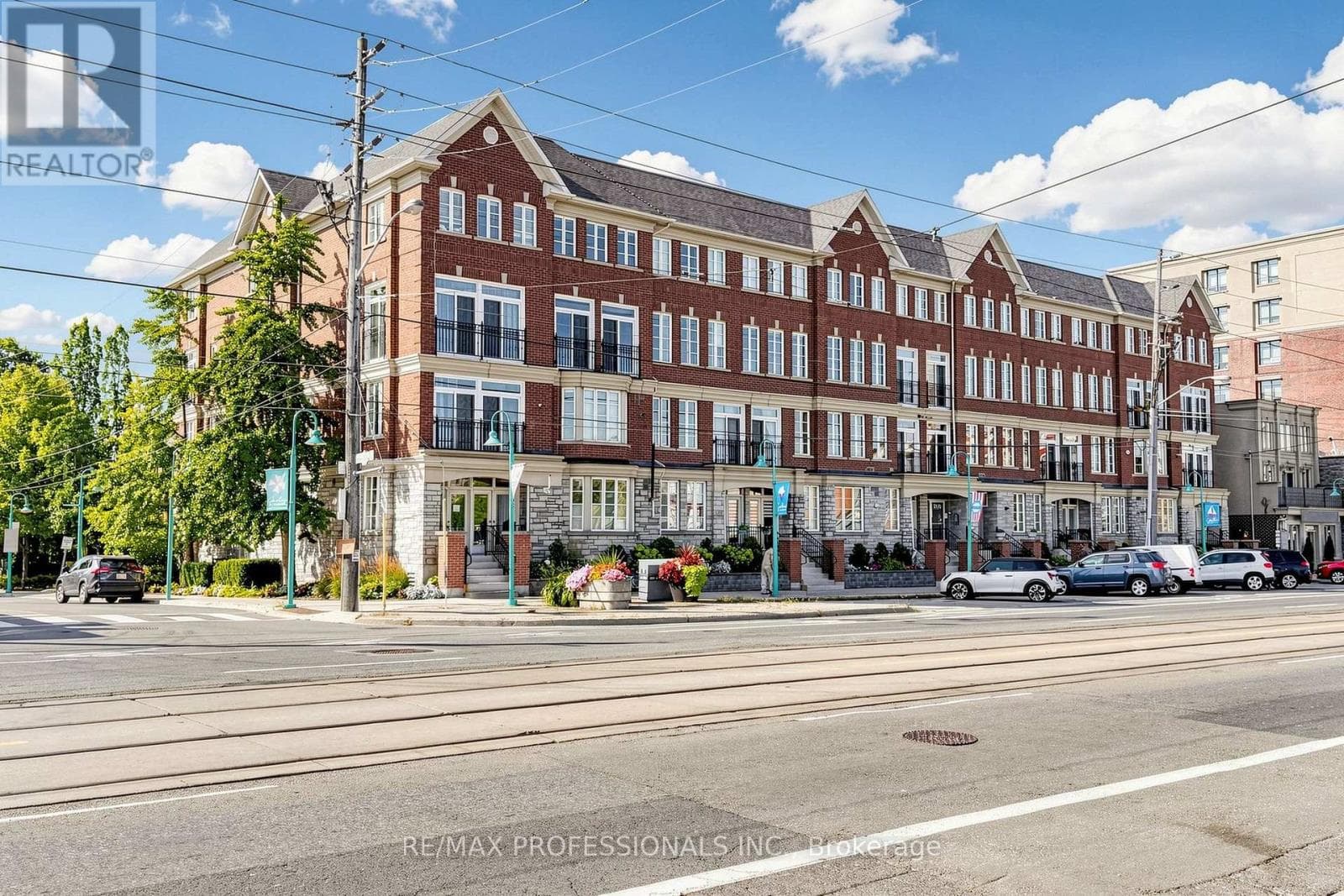 206- 3531 Lake Shore Boulevard