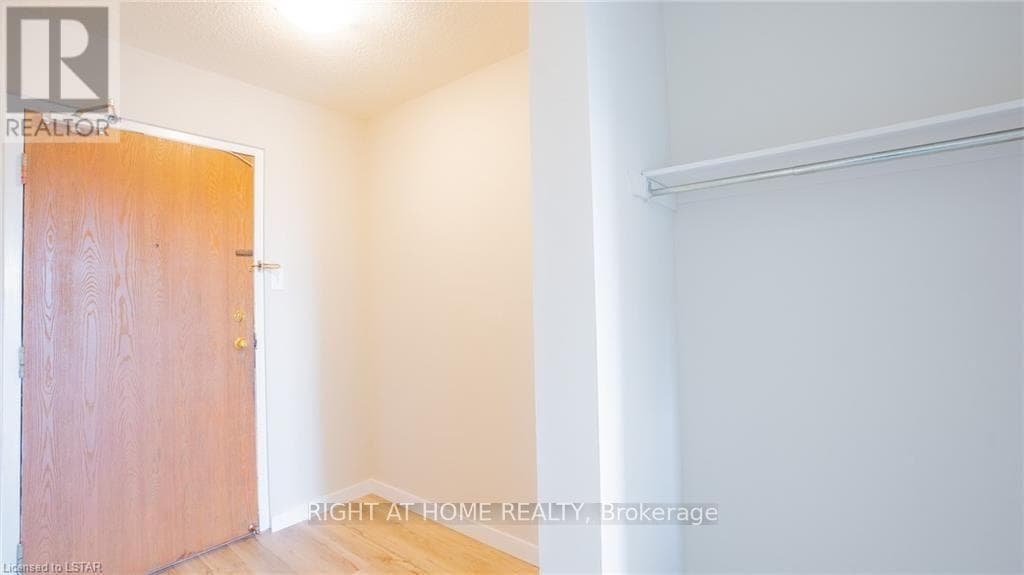 Single Family at 801- 986 Huron Street, London East (East A), Ontario - Photo 10 - RE/MAX Garden City Realty