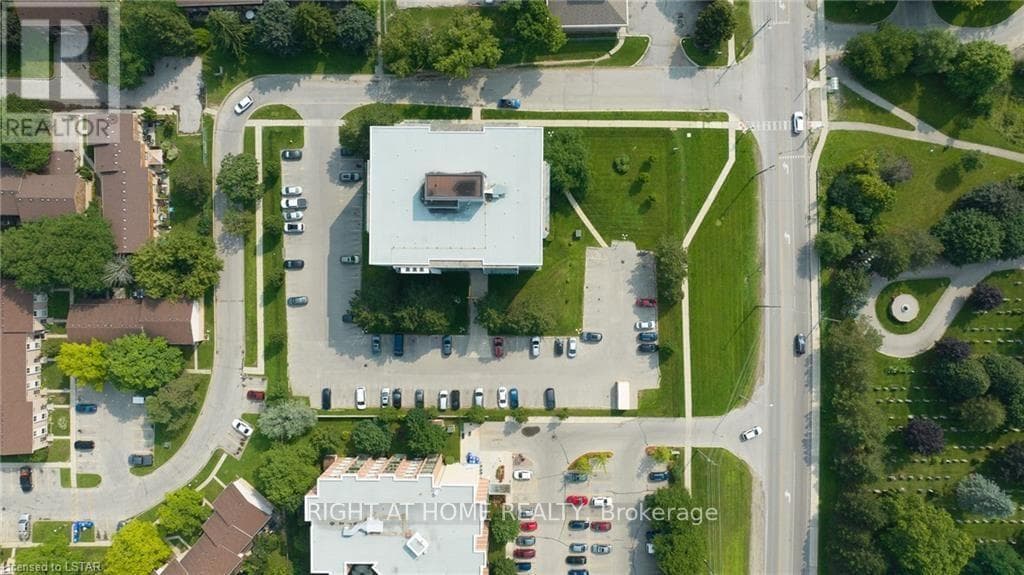 Single Family at 801- 986 Huron Street, London East (East A), Ontario - Photo 6 - RE/MAX Garden City Realty