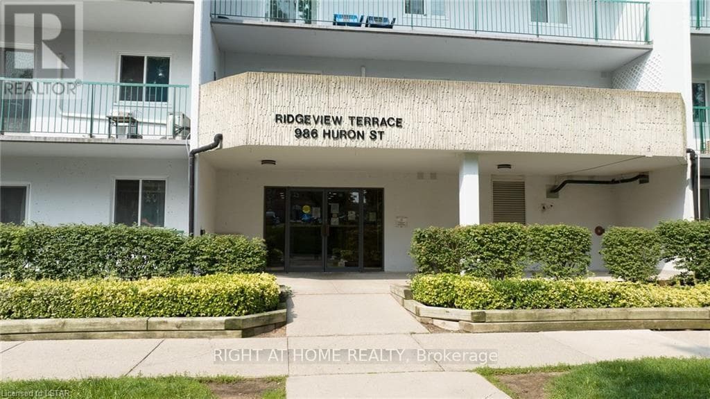 Single Family at 801- 986 Huron Street, London East (East A), Ontario - Photo 9 - RE/MAX Garden City Realty