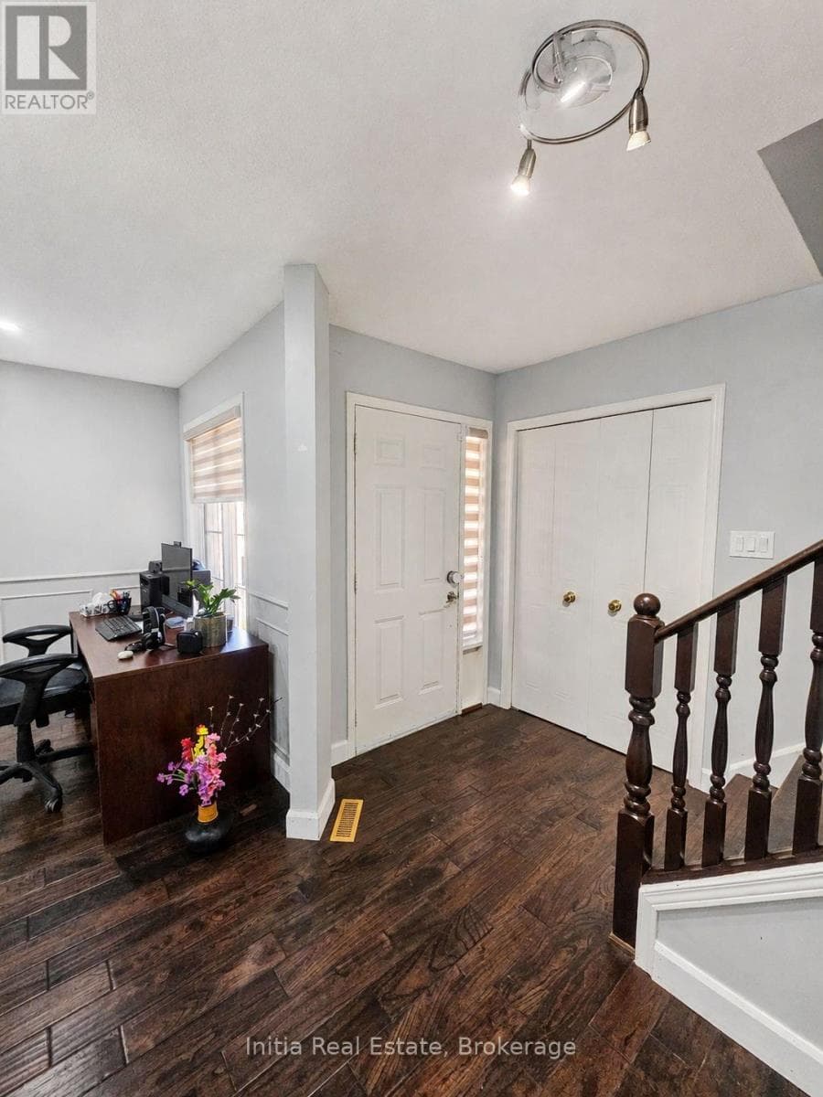 Single Family at 34 Bellrock Crescent, London East (East D), Ontario - Photo 5 - RE/MAX Garden City Realty