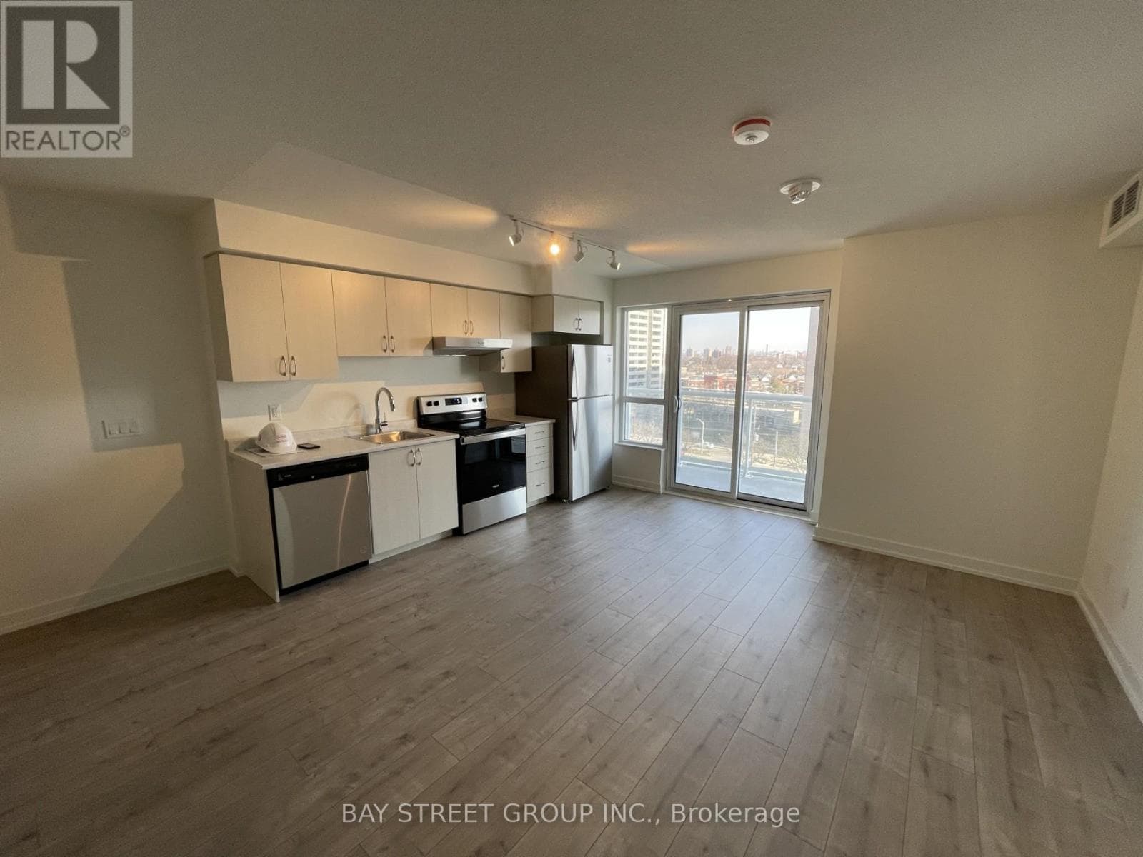 Single Family at 809- 10 Wilby Crescent, Toronto (Weston), Ontario - Photo 5 - RE/MAX Garden City Realty