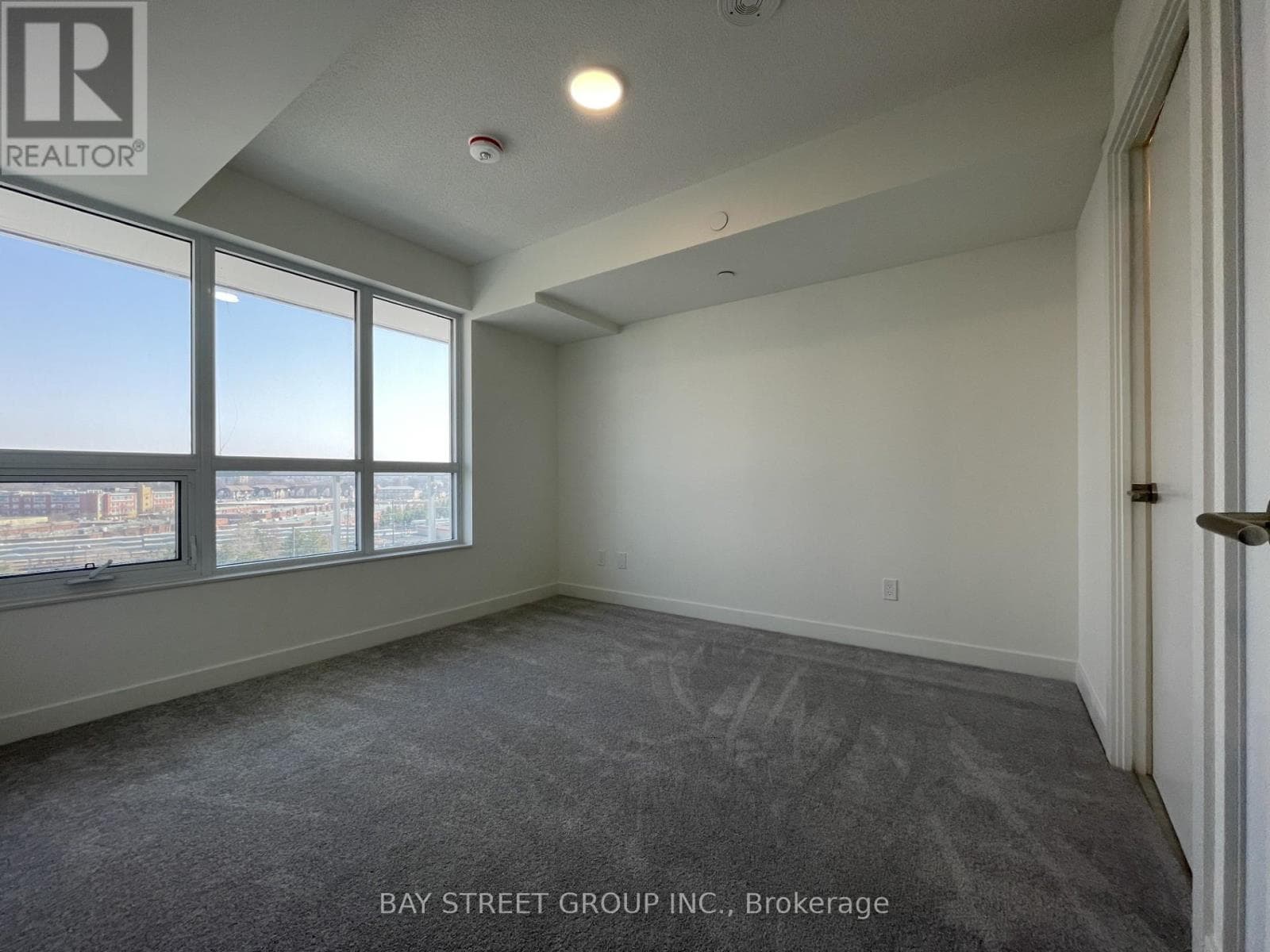 Single Family at 809- 10 Wilby Crescent, Toronto (Weston), Ontario - Photo 6 - RE/MAX Garden City Realty