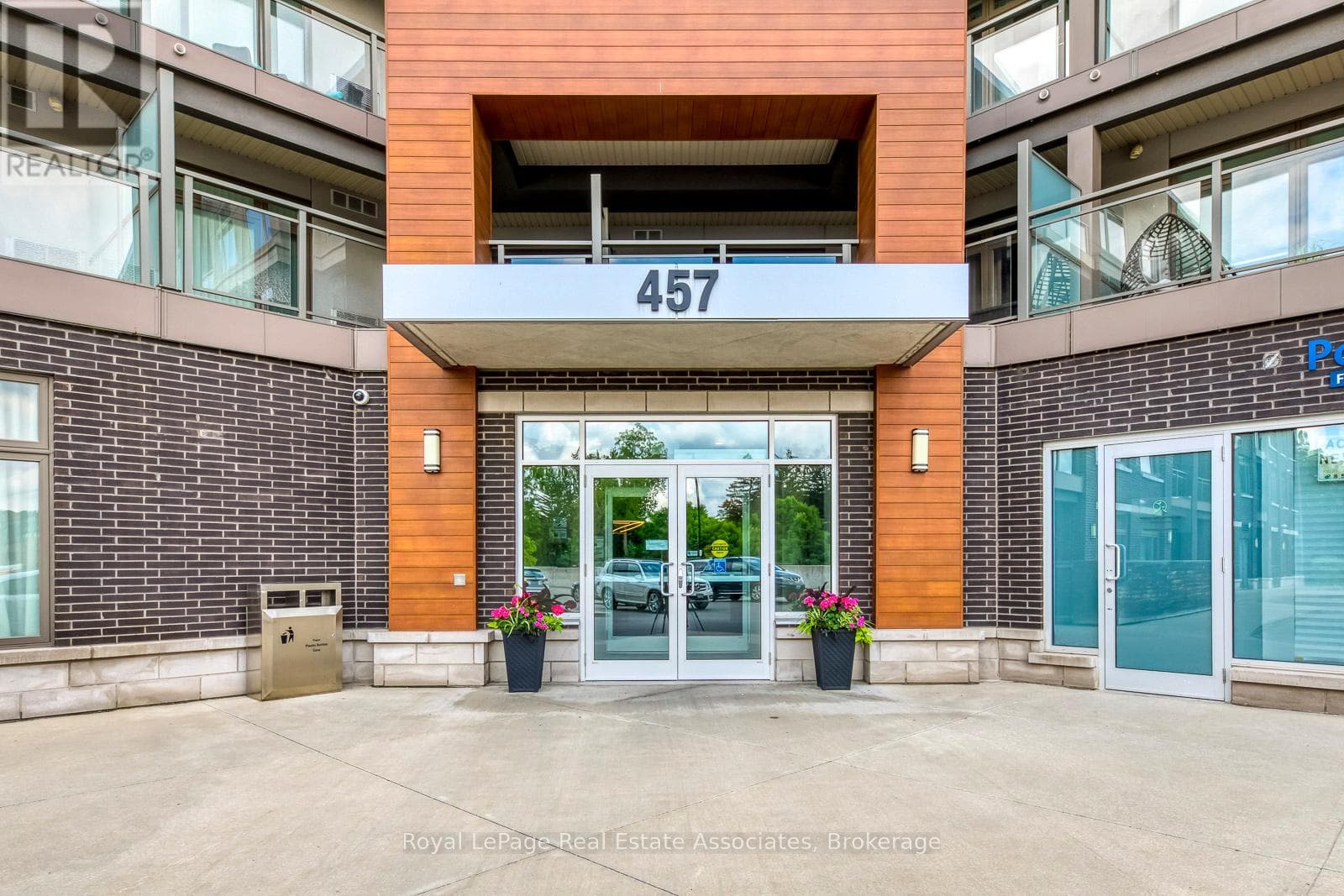 324- 457 Plains Road
