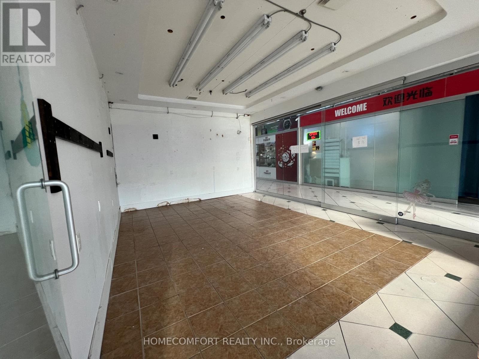 Retail at E25- 4300 Steeles Avenue, Markham (Milliken Mills East), Ontario - Photo 2 - RE/MAX Garden City Realty
