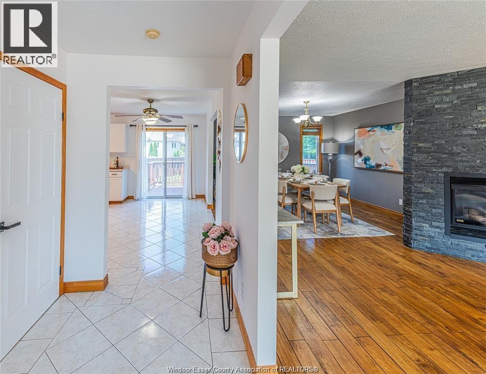 Single Family at 120 HAMPTON Crescent, Windsor, Ontario - Photo 6 - RE/MAX Garden City Realty