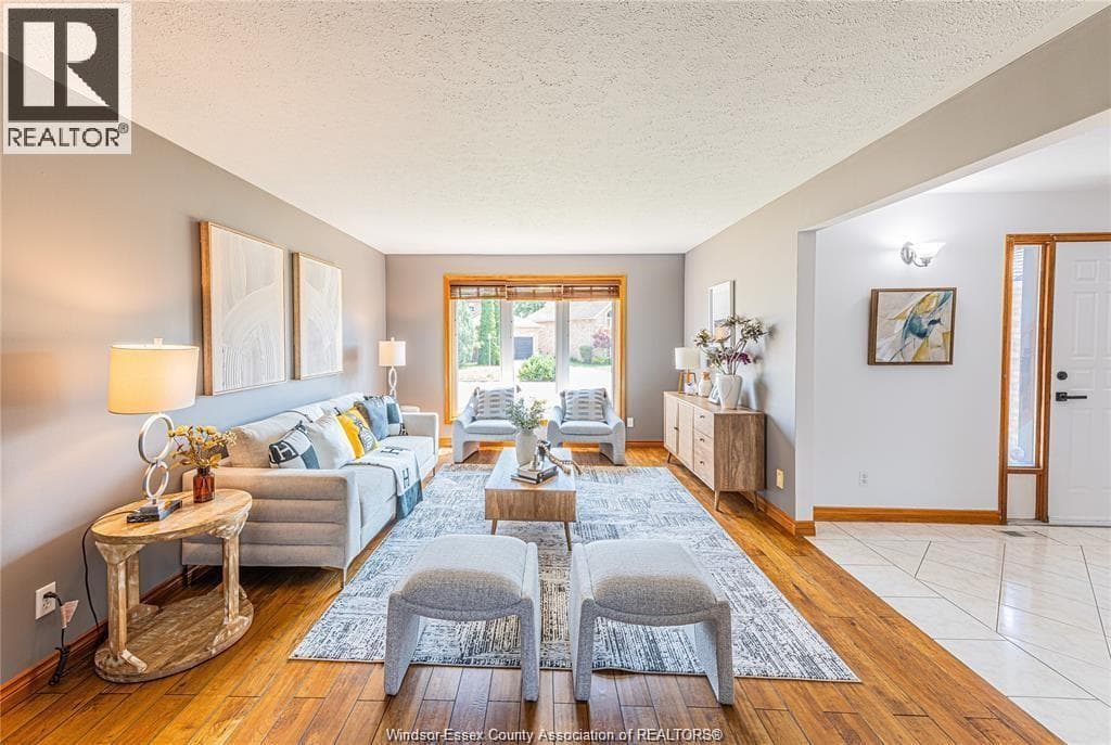Single Family at 120 HAMPTON Crescent, Windsor, Ontario - Photo 7 - RE/MAX Garden City Realty