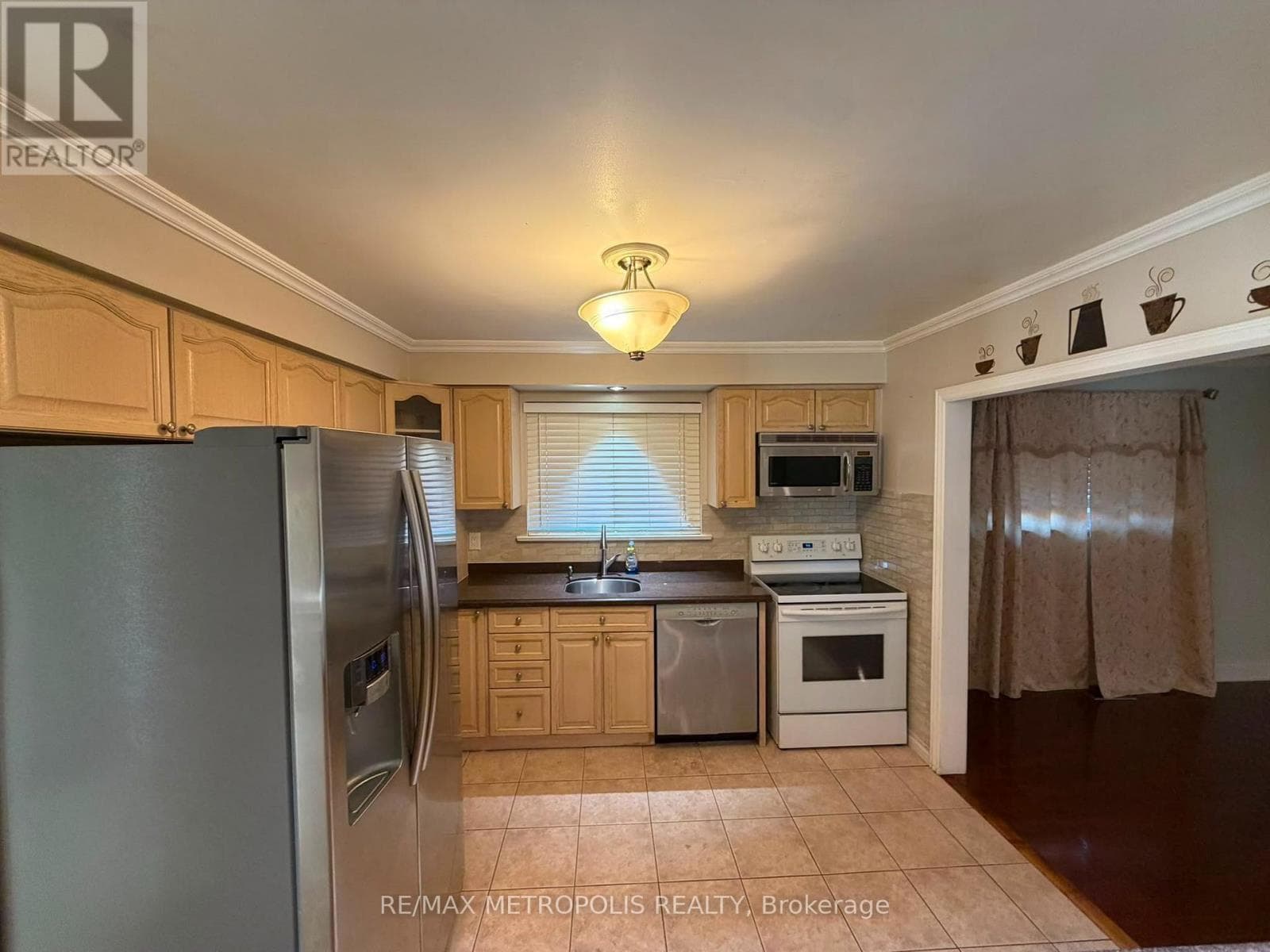 Single Family at Upper- 37 Carlyle Crescent, Brampton (Brampton East), Ontario - Photo 2 - RE/MAX Garden City Realty