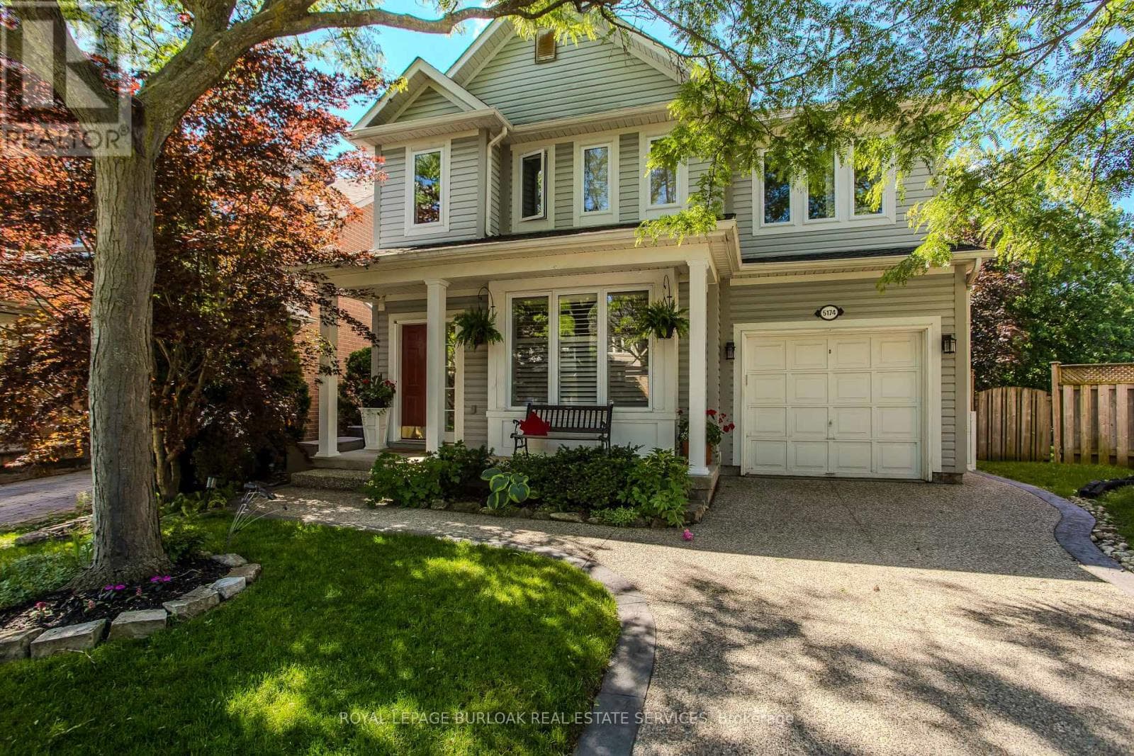 5174 Ravine Crescent