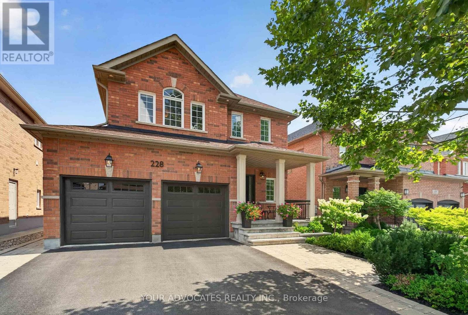 228 Twin Hills Crescent