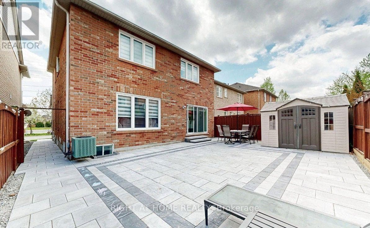 Single Family at 64 Williamson Family Hollow, Newmarket (Woodland Hill), Ontario - Photo 10 - RE/MAX Garden City Realty