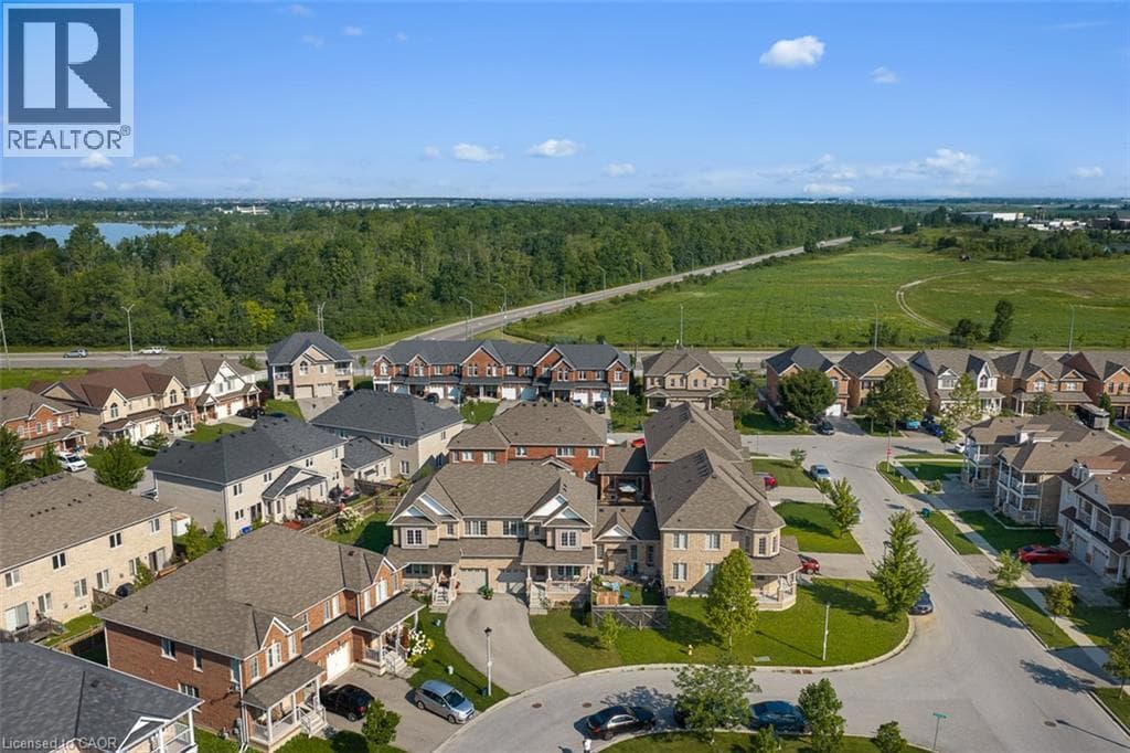 Single Family at 2 DURHAM Way, Niagara-on-the-Lake, Ontario - Photo 2 - RE/MAX Garden City Realty