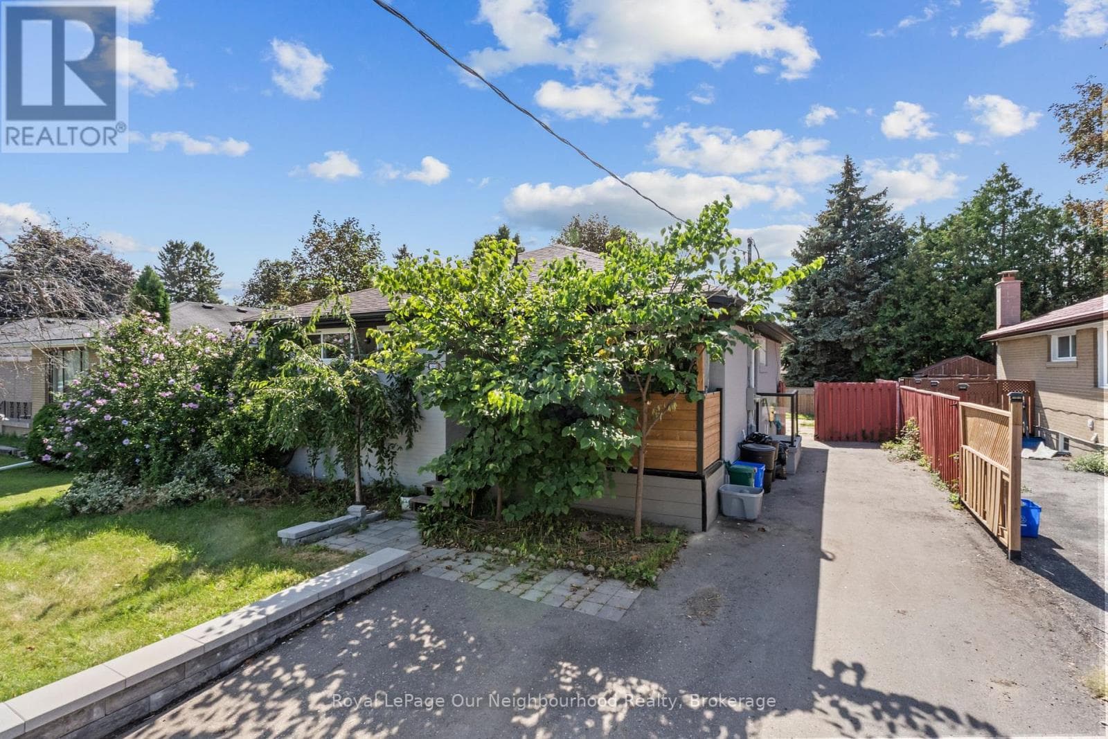 Single Family at 1016 Centre Street, Whitby (Williamsburg), Ontario - Photo 2 - RE/MAX Garden City Realty