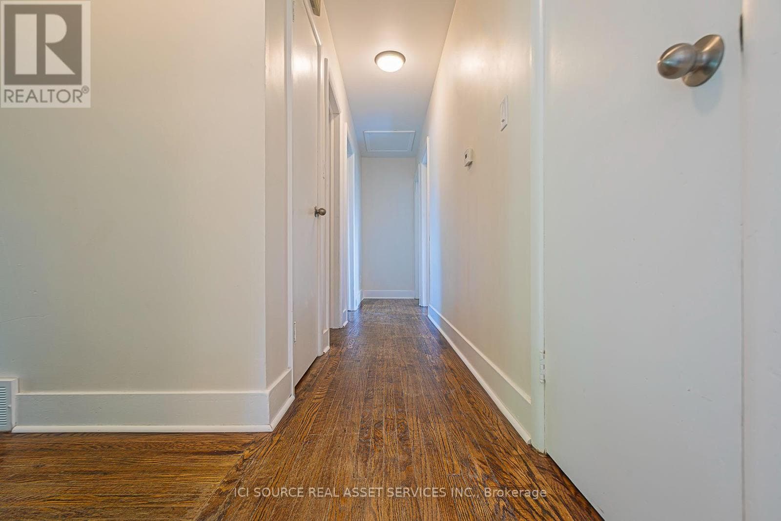 Single Family at 3768 Dorchester Road, Niagara Falls (Stamford), Ontario - Photo 5 - RE/MAX Garden City Realty