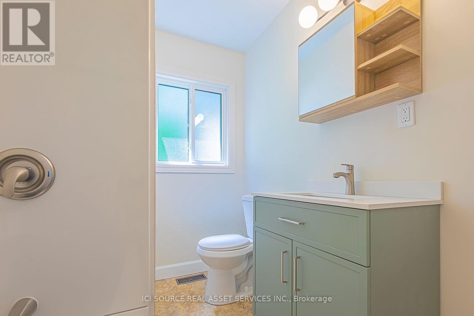 Single Family at 3768 Dorchester Road, Niagara Falls (Stamford), Ontario - Photo 6 - RE/MAX Garden City Realty