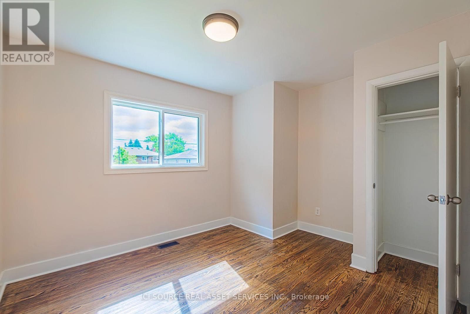 Single Family at 3768 Dorchester Road, Niagara Falls (Stamford), Ontario - Photo 9 - RE/MAX Garden City Realty