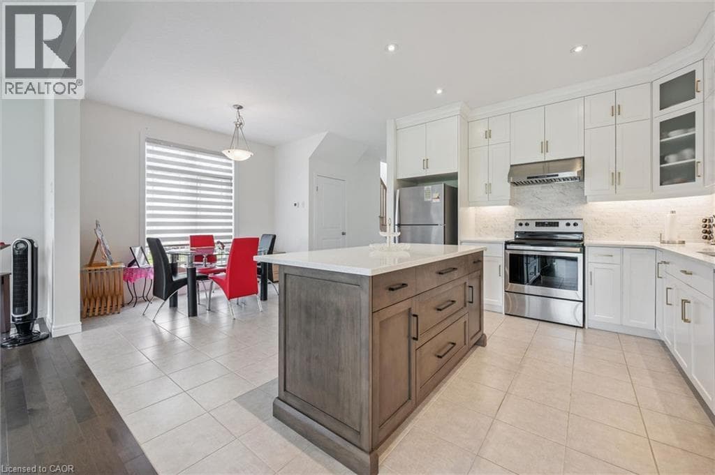 Single Family at 153 RIVERTRAIL Avenue, Kitchener, Ontario - Photo 10 - RE/MAX Garden City Realty
