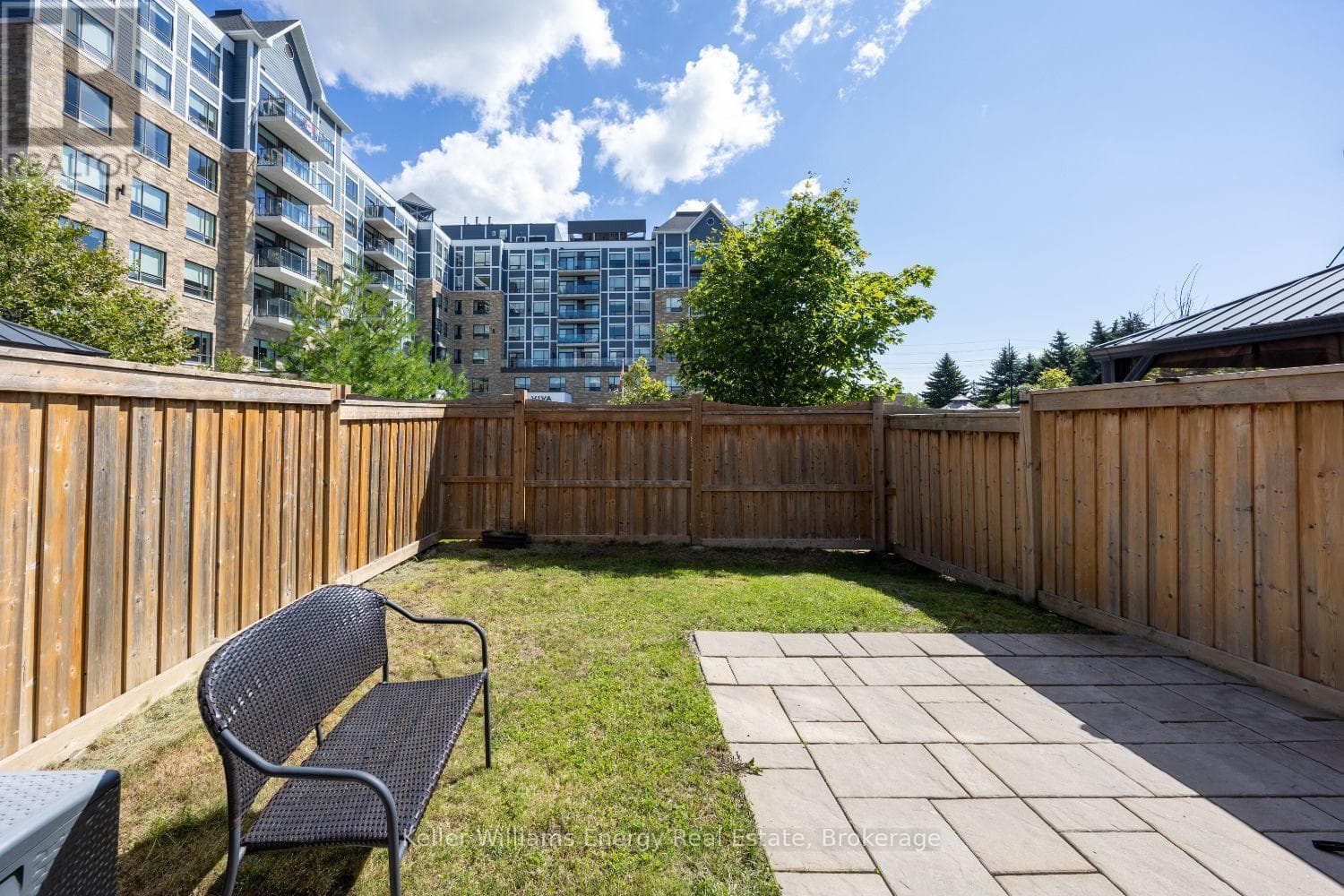Single Family at 72 Longshore Way, Whitby (Port Whitby), Ontario - Photo 3 - RE/MAX Garden City Realty