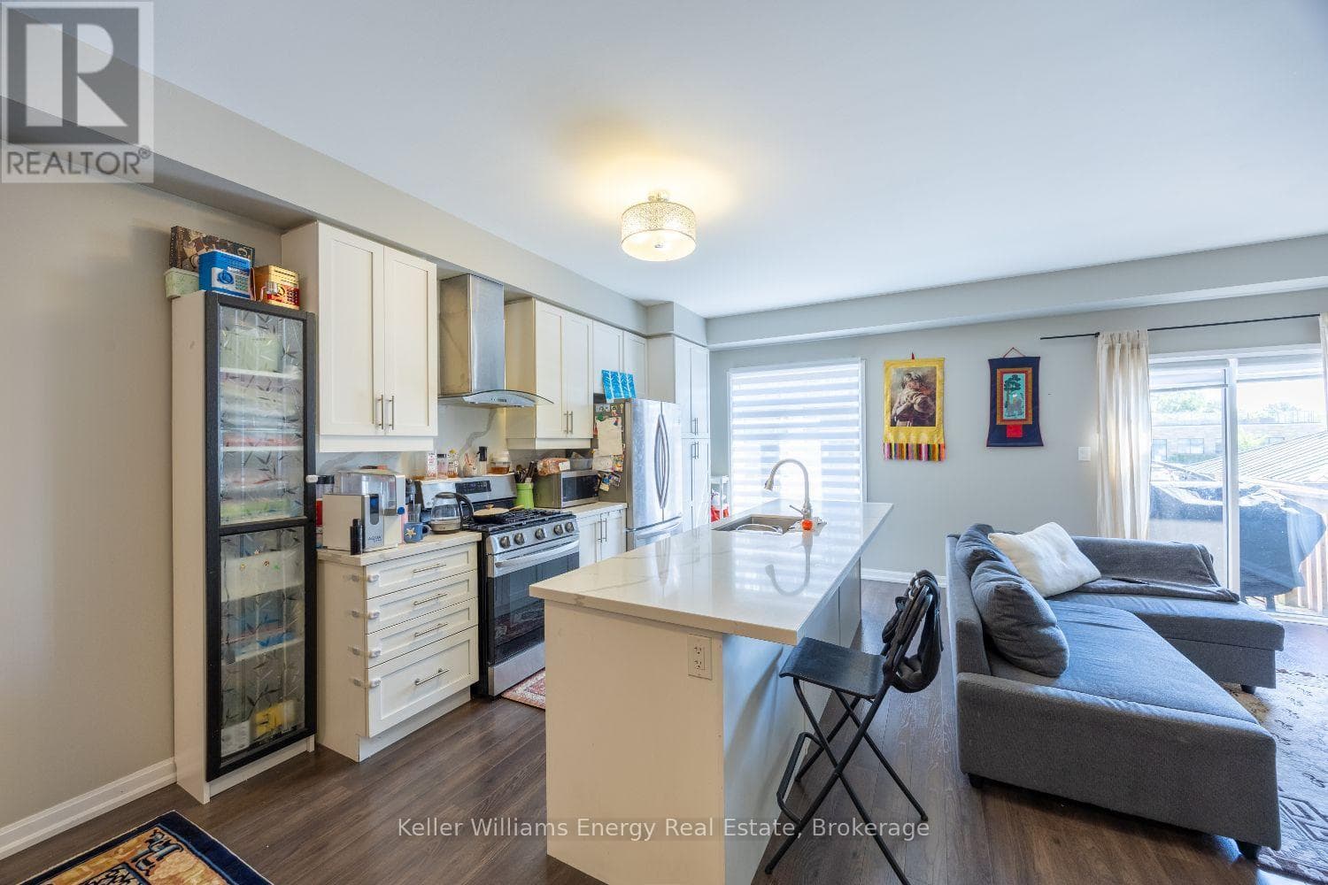 Single Family at 72 Longshore Way, Whitby (Port Whitby), Ontario - Photo 4 - RE/MAX Garden City Realty