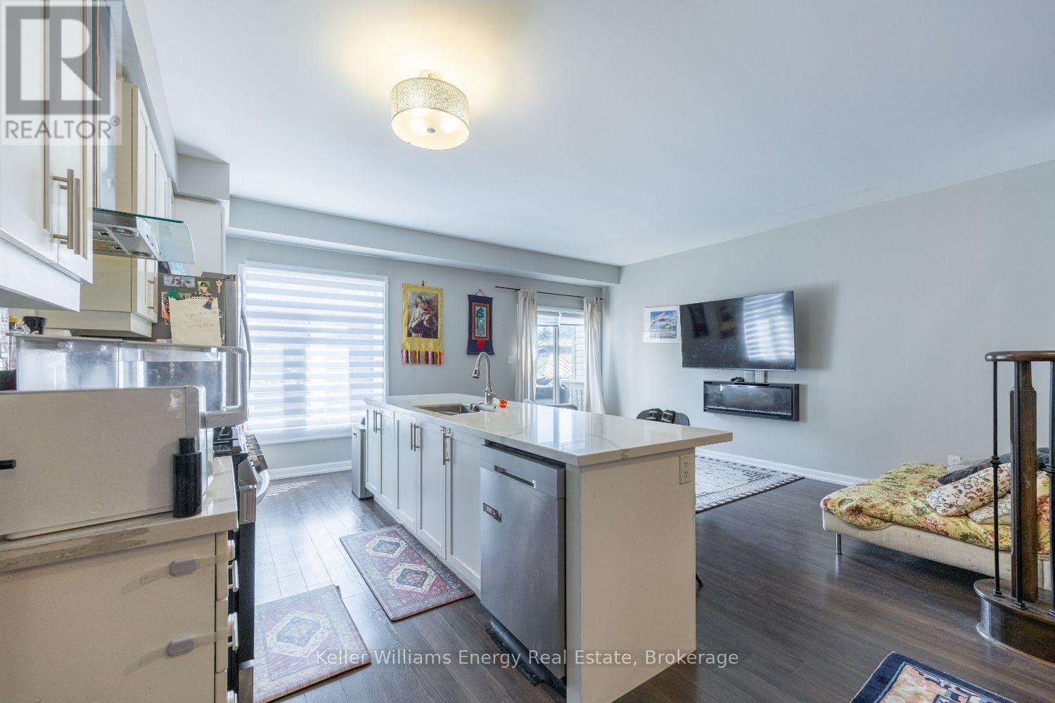 Single Family at 72 Longshore Way, Whitby (Port Whitby), Ontario - Photo 5 - RE/MAX Garden City Realty