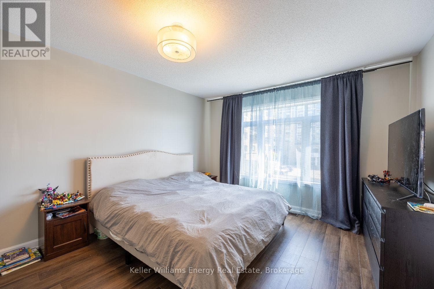 Single Family at 72 Longshore Way, Whitby (Port Whitby), Ontario - Photo 8 - RE/MAX Garden City Realty