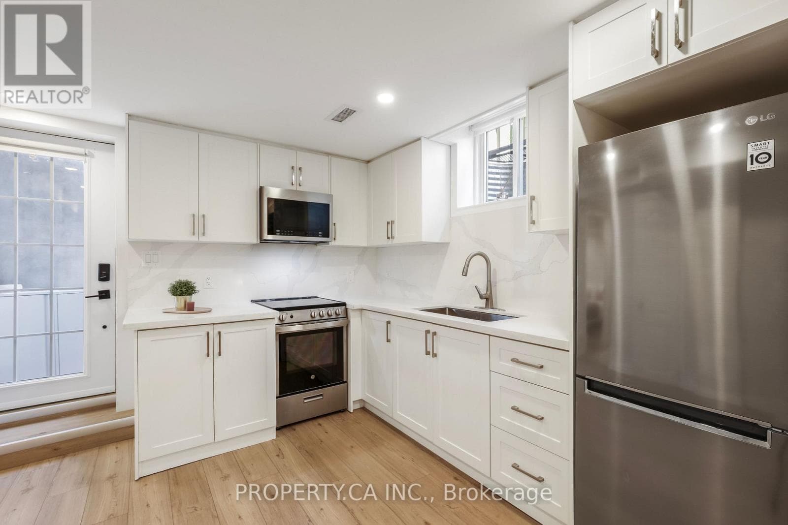 Single Family at Lower- 891 Willowbank Trail, Mississauga (Rathwood), Ontario - Photo 5 - RE/MAX Garden City Realty