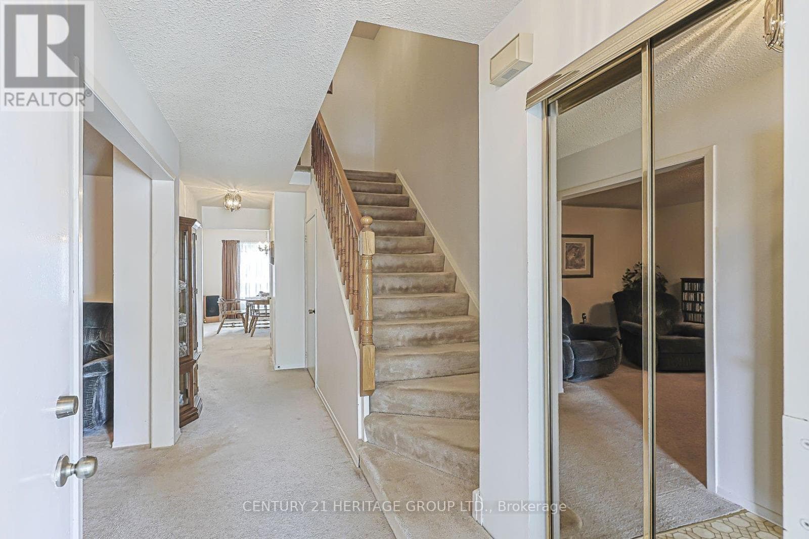 Single Family at 10 Woodhall Road, Markham (Milliken Mills East), Ontario - Photo 3 - RE/MAX Garden City Realty