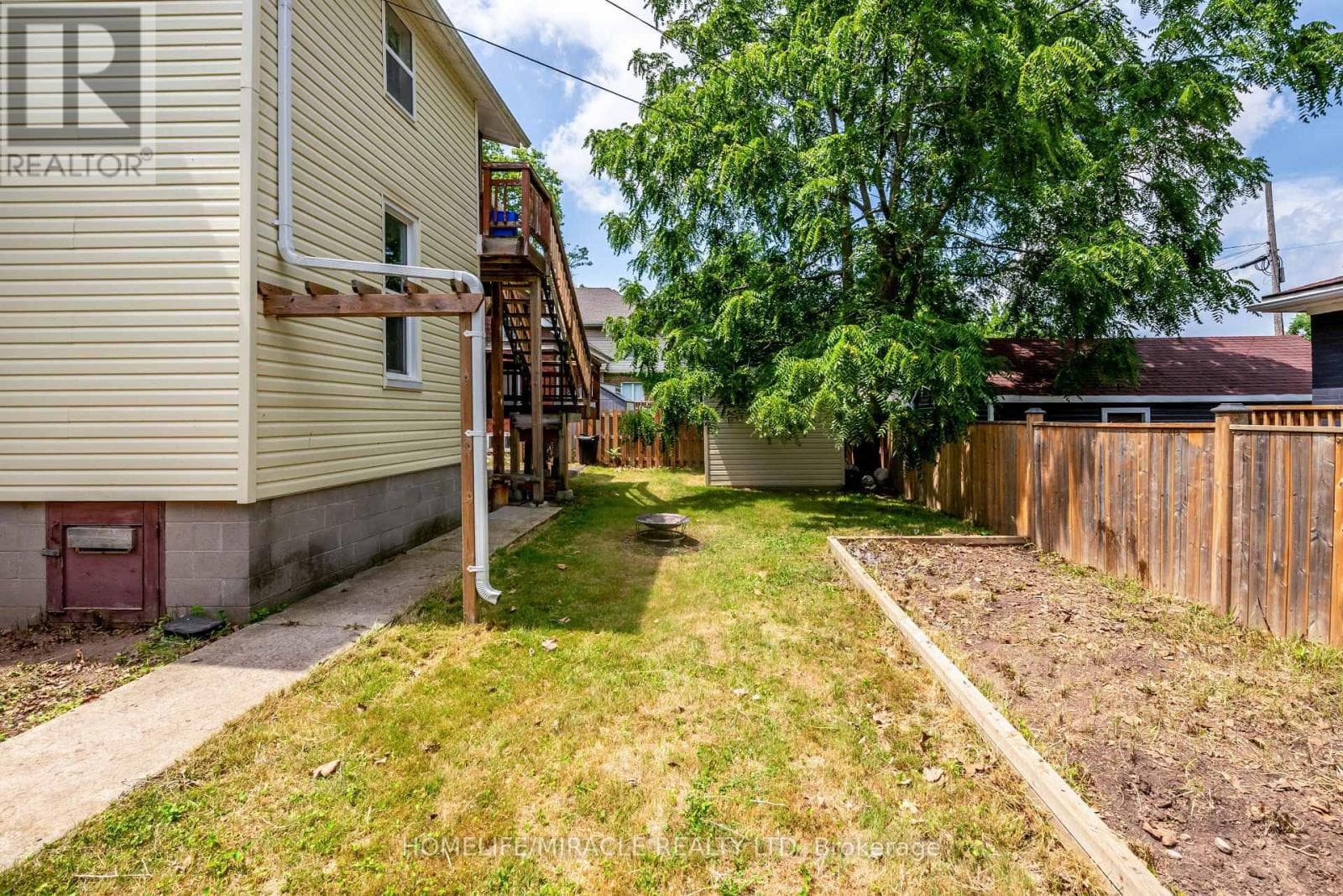 Single Family at 2- 4975 Mcrae Street, Niagara Falls (Cherrywood), Ontario - Photo 8 - RE/MAX Garden City Realty