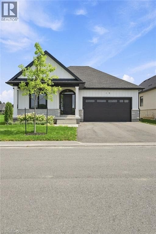 Single Family at 19 OAKLEY Drive, Niagara-on-the-Lake, Ontario - Photo 2 - RE/MAX Garden City Realty