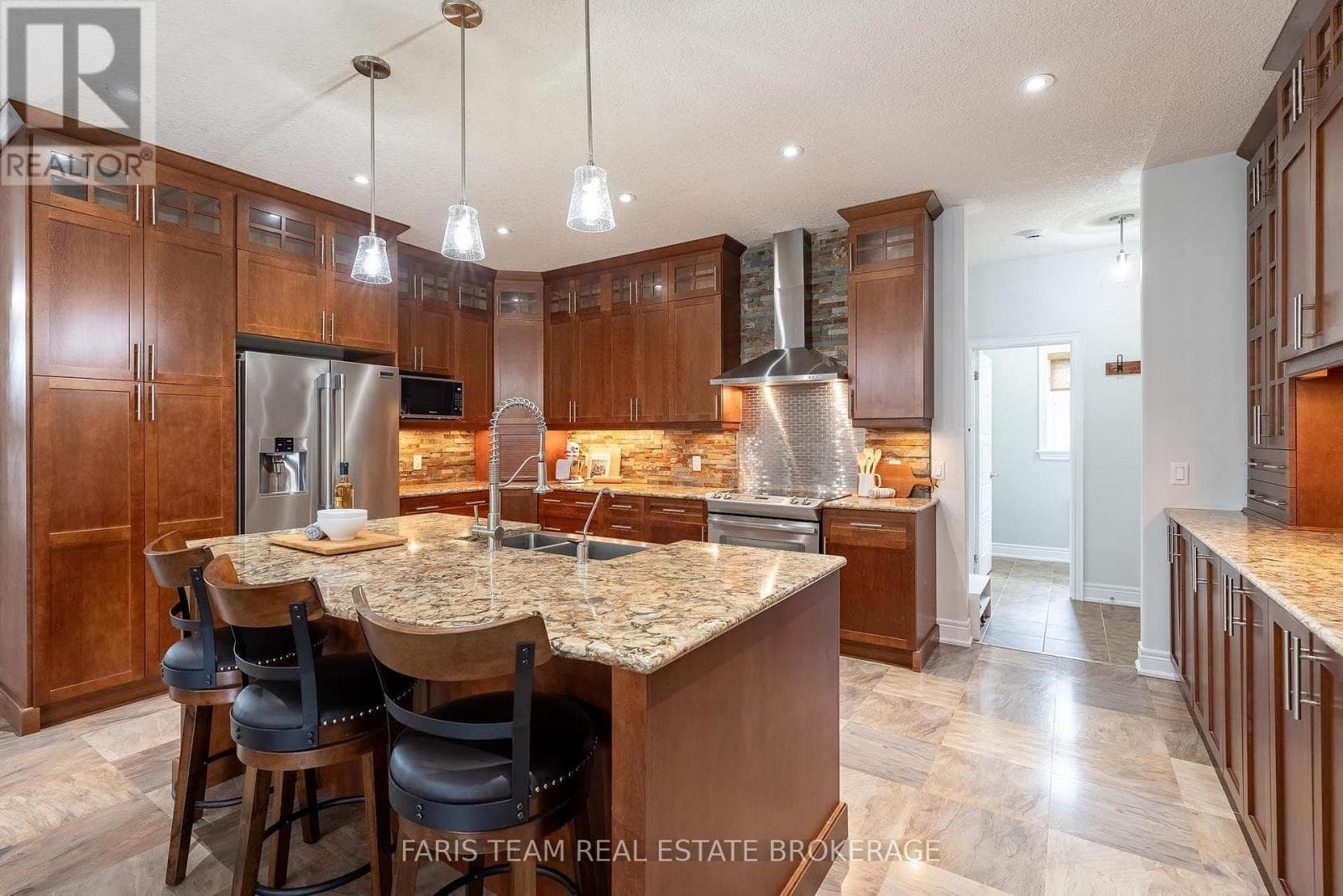 Single Family at 3063 Stone Ridge Boulevard, Orillia, Ontario - Photo 6 - RE/MAX Garden City Realty
