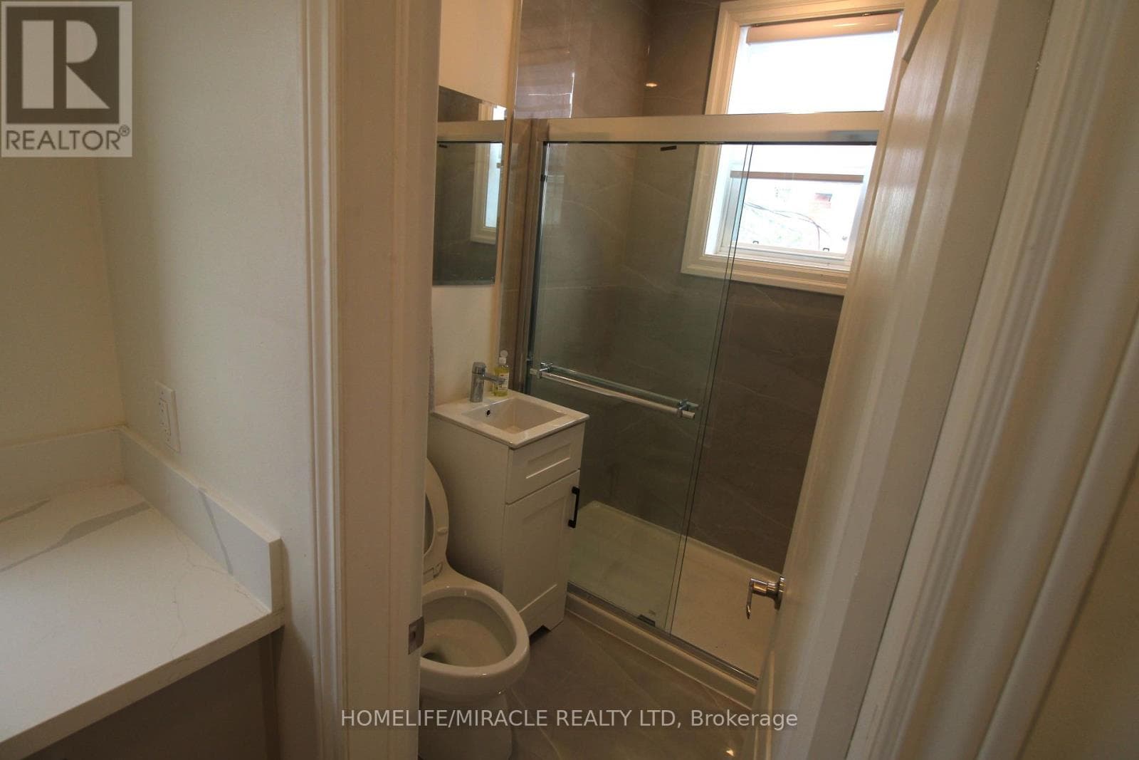 Single Family at Unit A- 29 Albert Street, Thorold (Thorold Downtown), Ontario - Photo 8 - RE/MAX Garden City Realty
