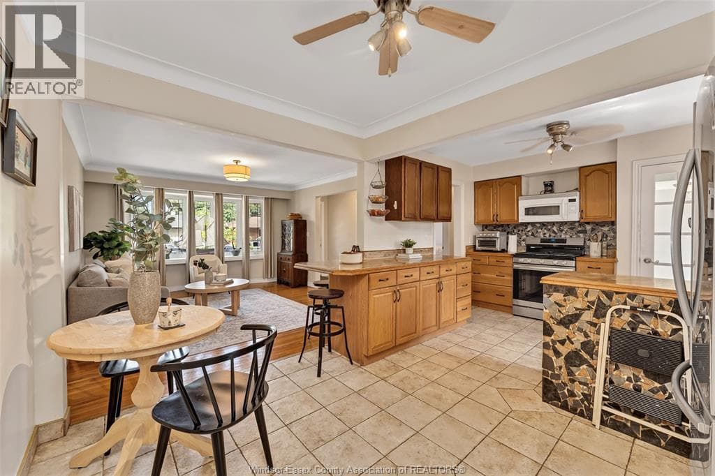 Single Family at 3417 WOODLAWN Avenue, Windsor, Ontario - Photo 10 - RE/MAX Garden City Realty