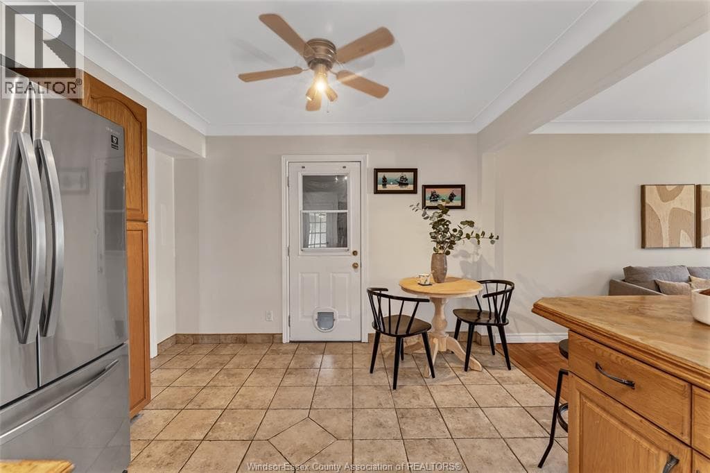 Single Family at 3417 WOODLAWN Avenue, Windsor, Ontario - Photo 9 - RE/MAX Garden City Realty