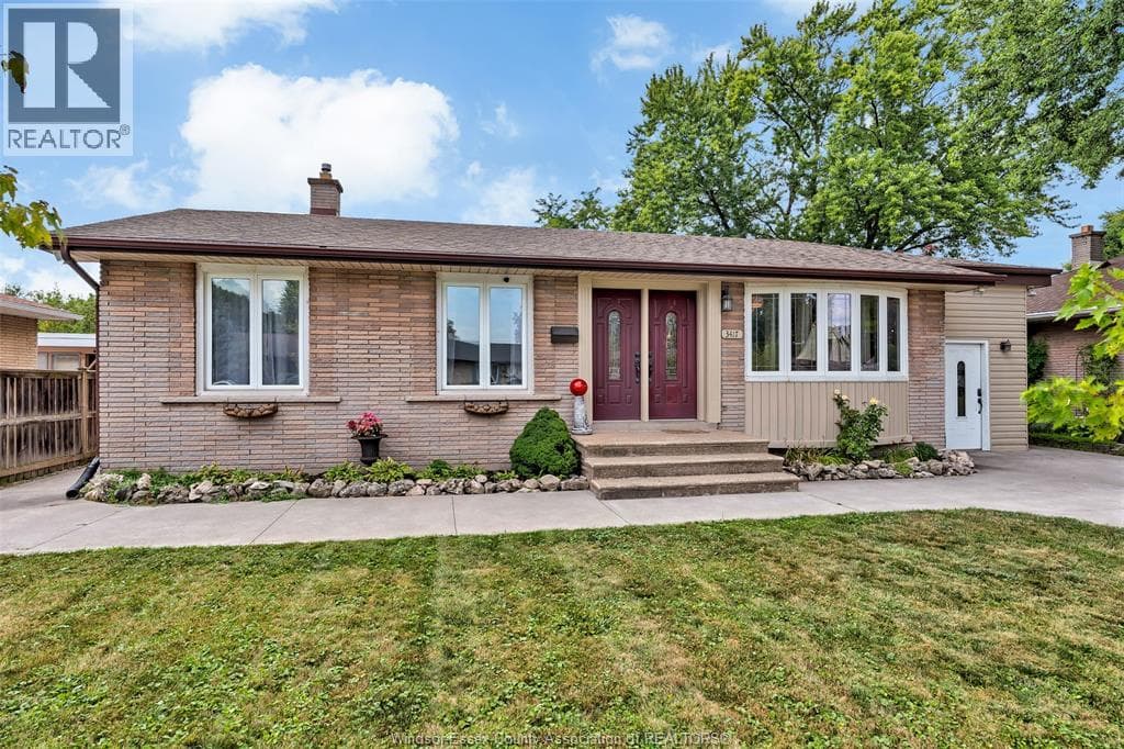 Single Family at 3417 WOODLAWN Avenue, Windsor, Ontario - Photo 3 - RE/MAX Garden City Realty