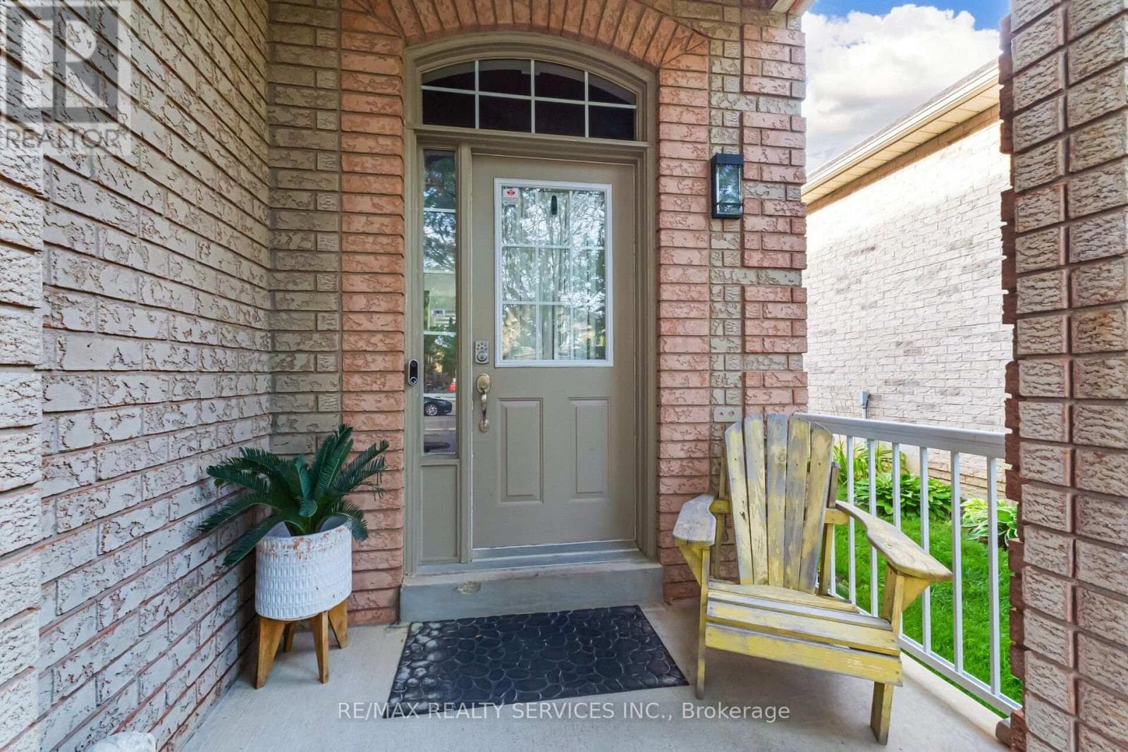 Single Family at 50 Sunny Glen Crescent, Brampton (Northwest Sandalwood Parkway), Ontario - Photo 3 - RE/MAX Garden City Realty