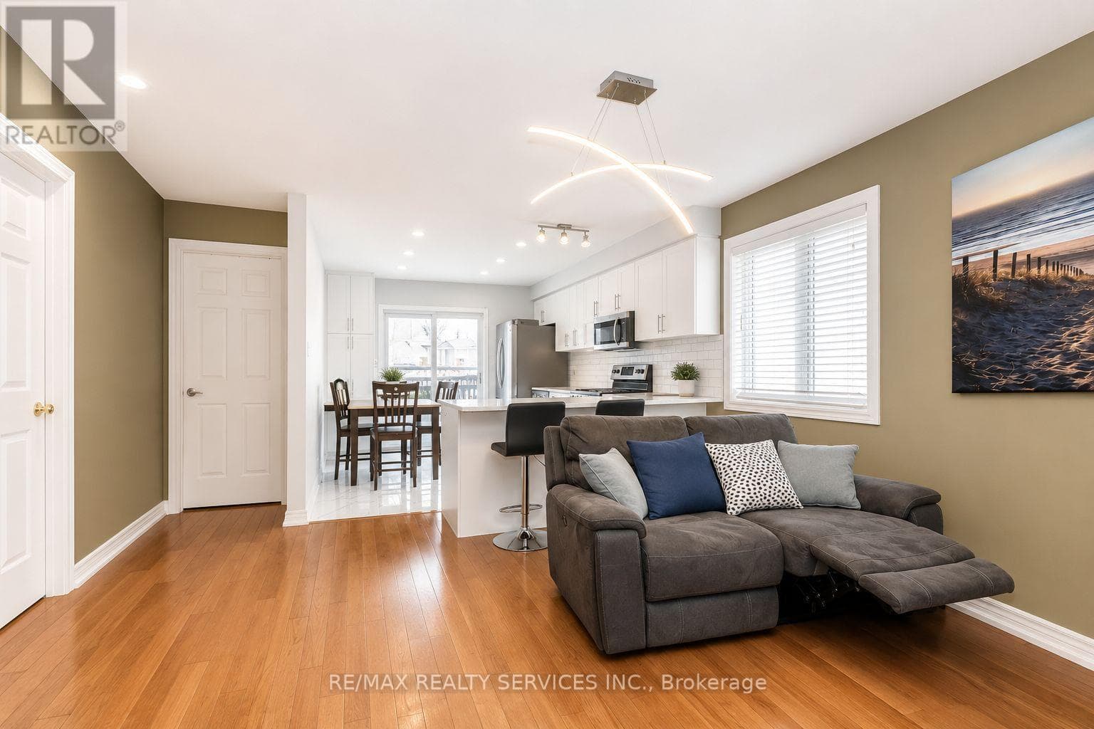 Single Family at 50 Sunny Glen Crescent, Brampton (Northwest Sandalwood Parkway), Ontario - Photo 6 - RE/MAX Garden City Realty
