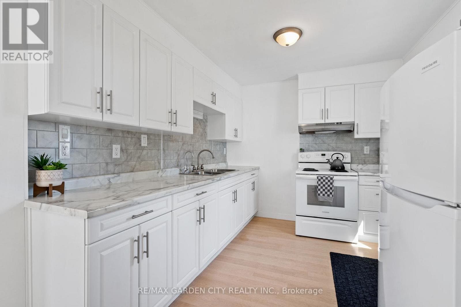 Single Family at 38 Oakwood Street, Port Colborne (Main Street), Ontario - Photo 10 - RE/MAX Garden City Realty