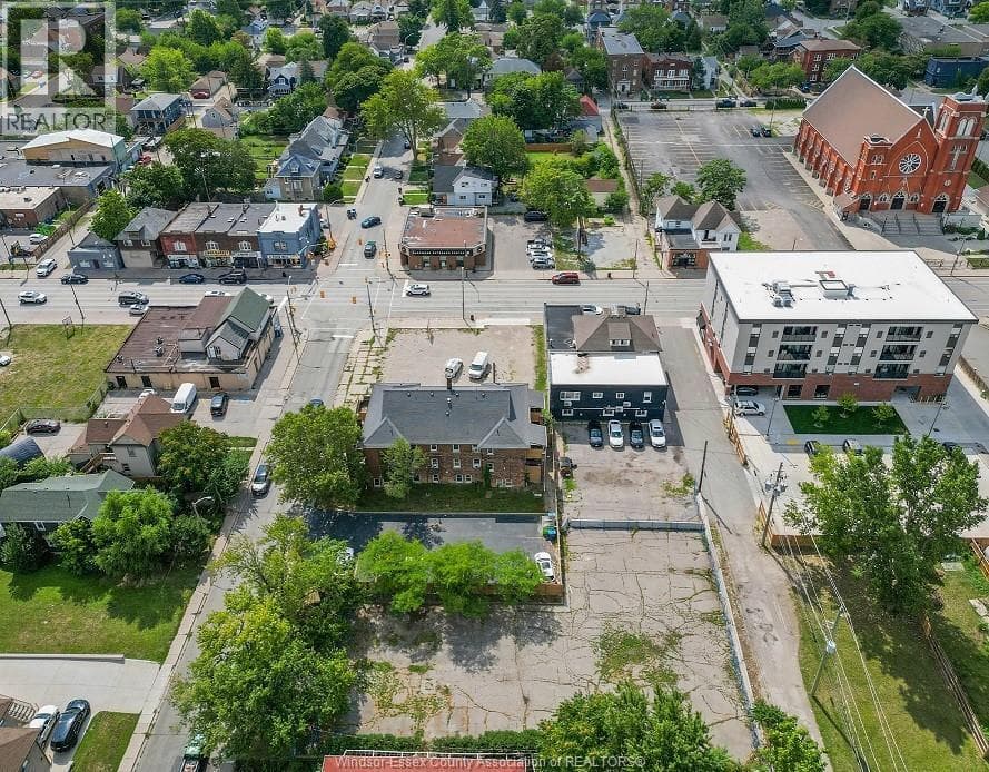Multi-family at 561 PARENT Avenue, Windsor, Ontario - Photo 7 - RE/MAX Garden City Realty