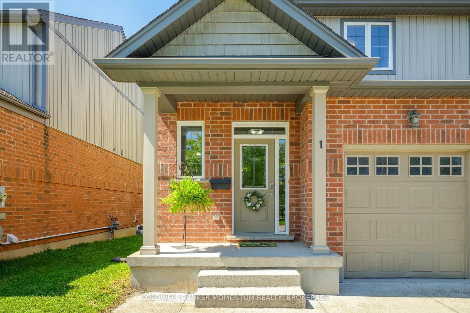 Single Family at 1 HILTS Court, St. Catharines (Oakdale), Ontario - Photo 2 - RE/MAX Garden City Realty