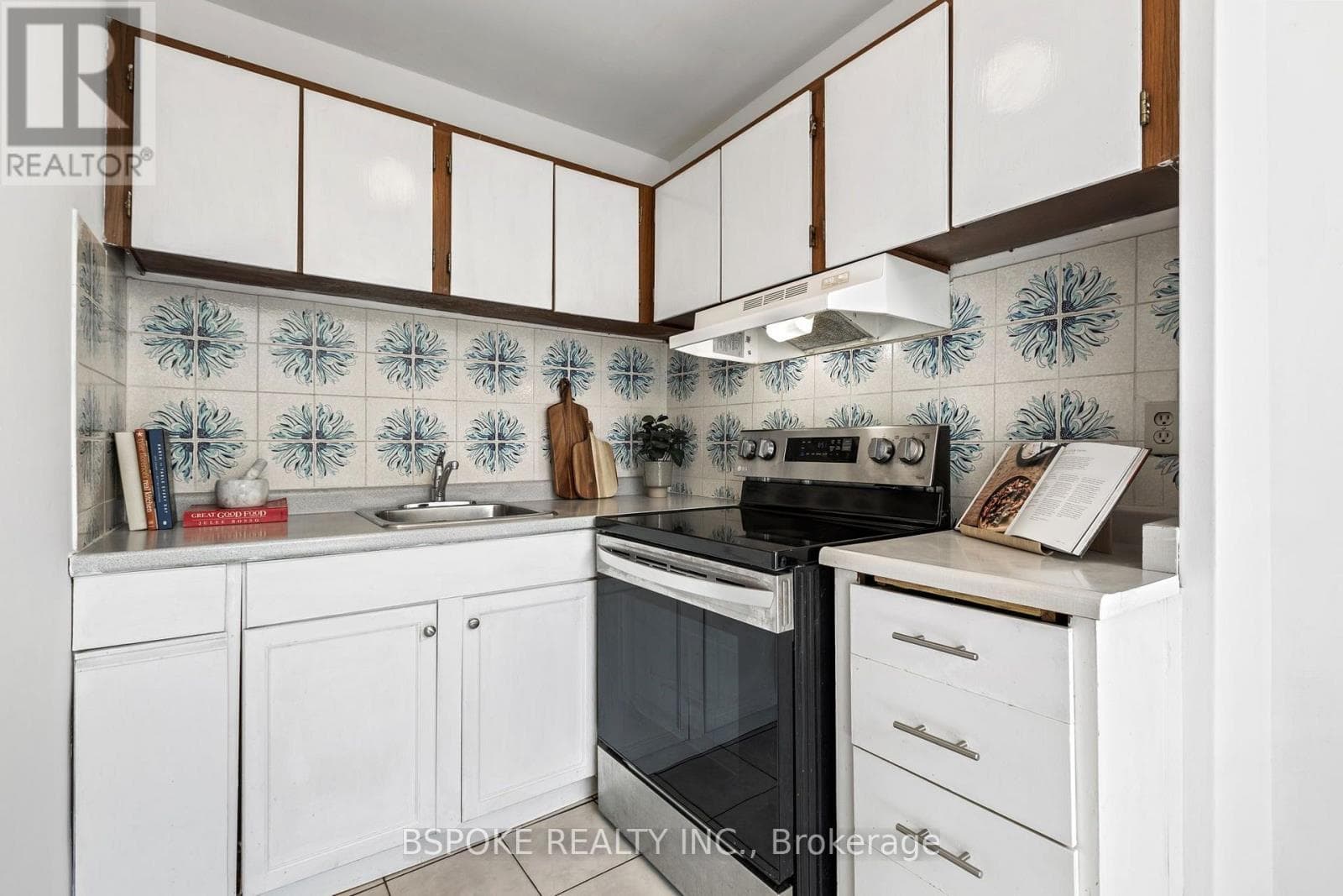 Single Family at 609- 40 Homewood Avenue, Toronto (Cabbagetown-South St. James Town), Ontario - Photo 6 - RE/MAX Garden City Realty