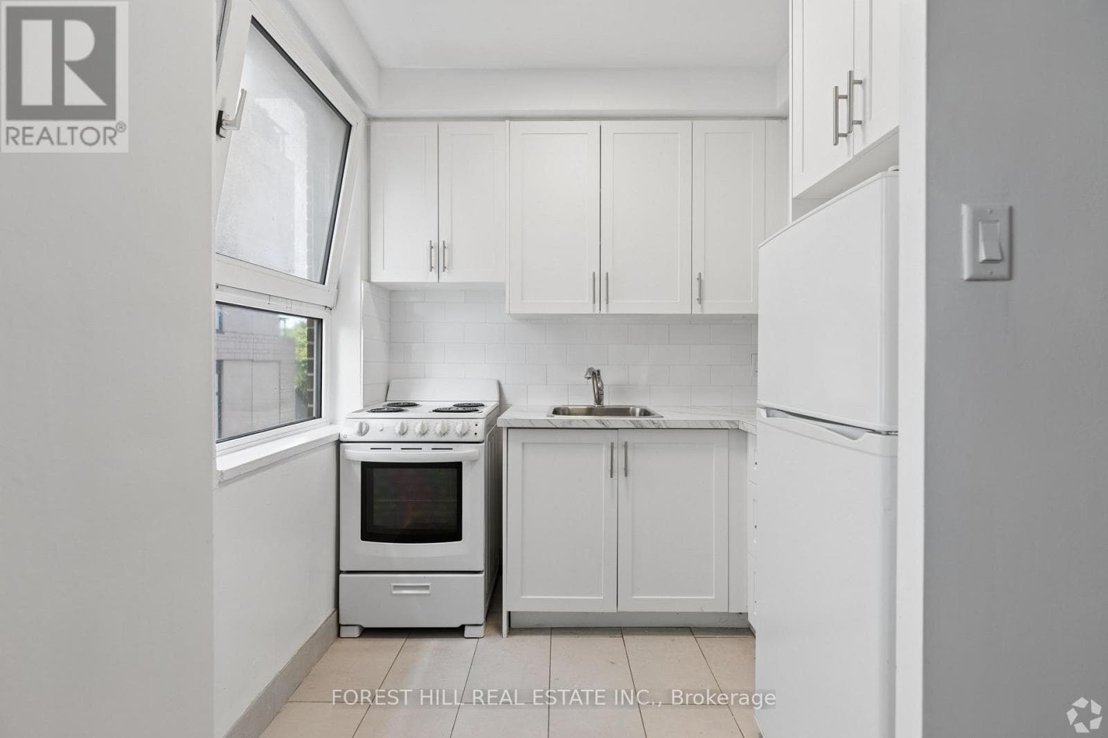 Multi-family at 310- 291 Avenue Road, Toronto (Yonge-St. Clair), Ontario - Photo 10 - RE/MAX Garden City Realty