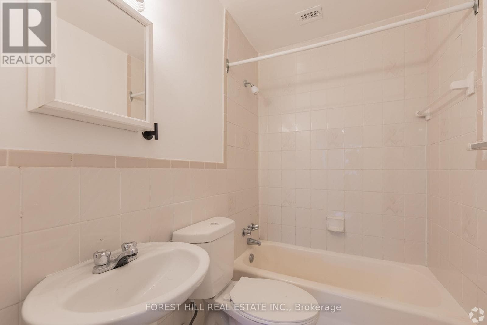 Multi-family at 310- 291 Avenue Road, Toronto (Yonge-St. Clair), Ontario - Photo 9 - RE/MAX Garden City Realty