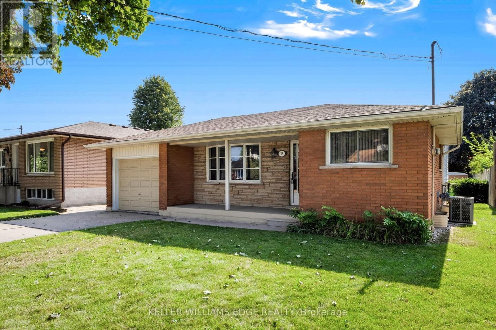 Single Family at 35 Burrwood Drive, Hamilton (Rolston), Ontario - Photo 4 - RE/MAX Garden City Realty