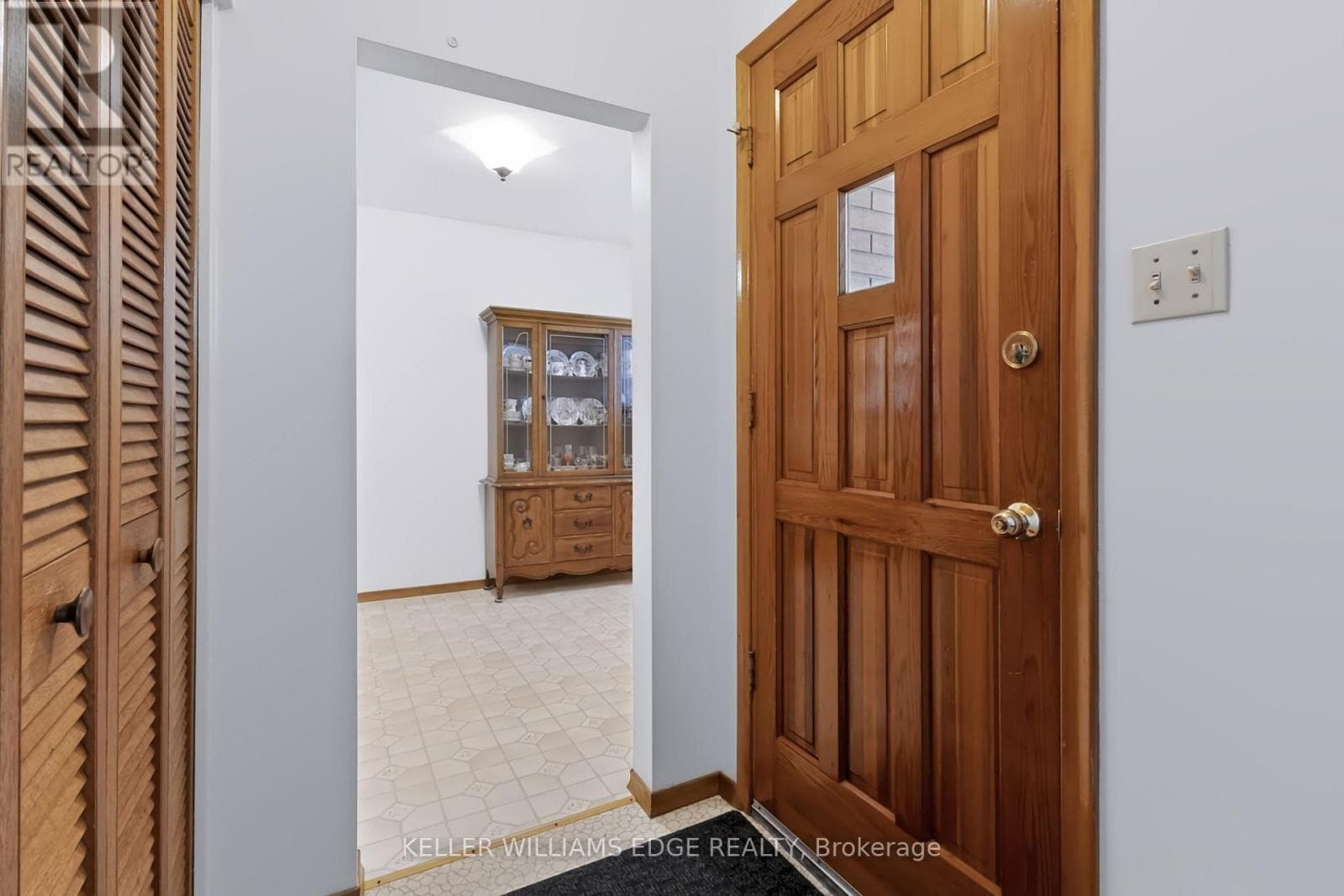 Single Family at 35 Burrwood Drive, Hamilton (Rolston), Ontario - Photo 6 - RE/MAX Garden City Realty