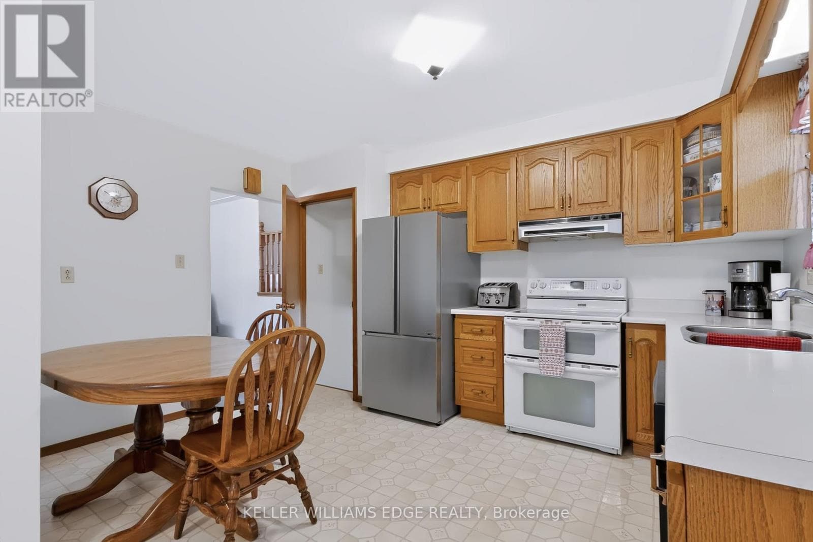 Single Family at 35 Burrwood Drive, Hamilton (Rolston), Ontario - Photo 9 - RE/MAX Garden City Realty