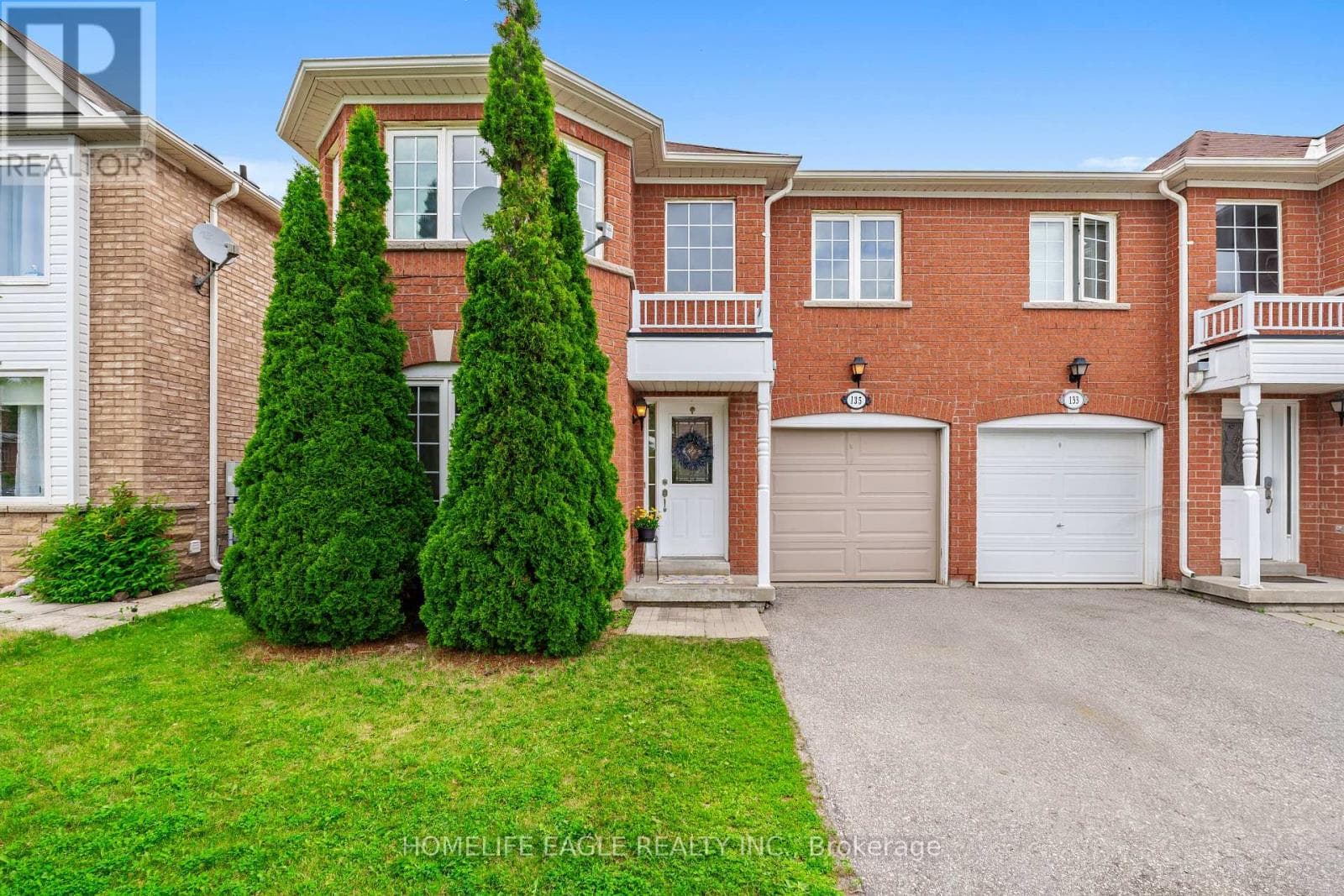 Single Family at 135 Wainscot Avenue, Newmarket (Woodland Hill), Ontario - Photo 2 - RE/MAX Garden City Realty