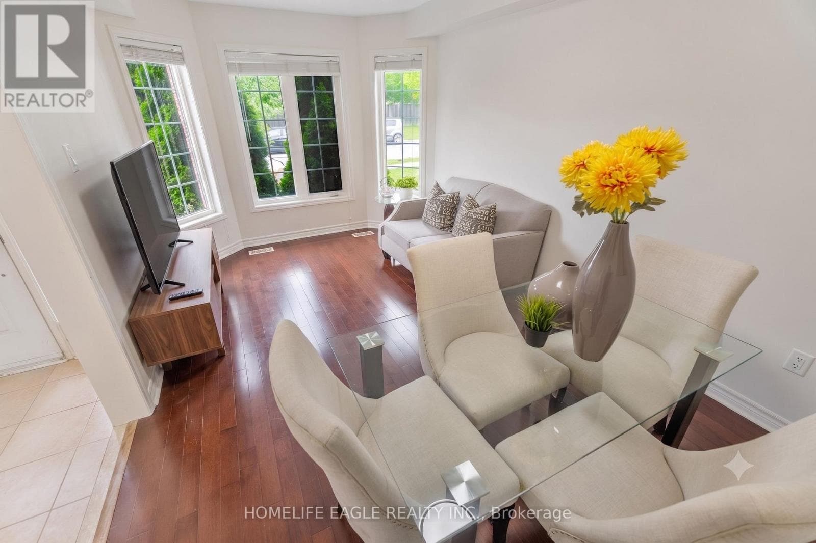 Single Family at 135 Wainscot Avenue, Newmarket (Woodland Hill), Ontario - Photo 9 - RE/MAX Garden City Realty